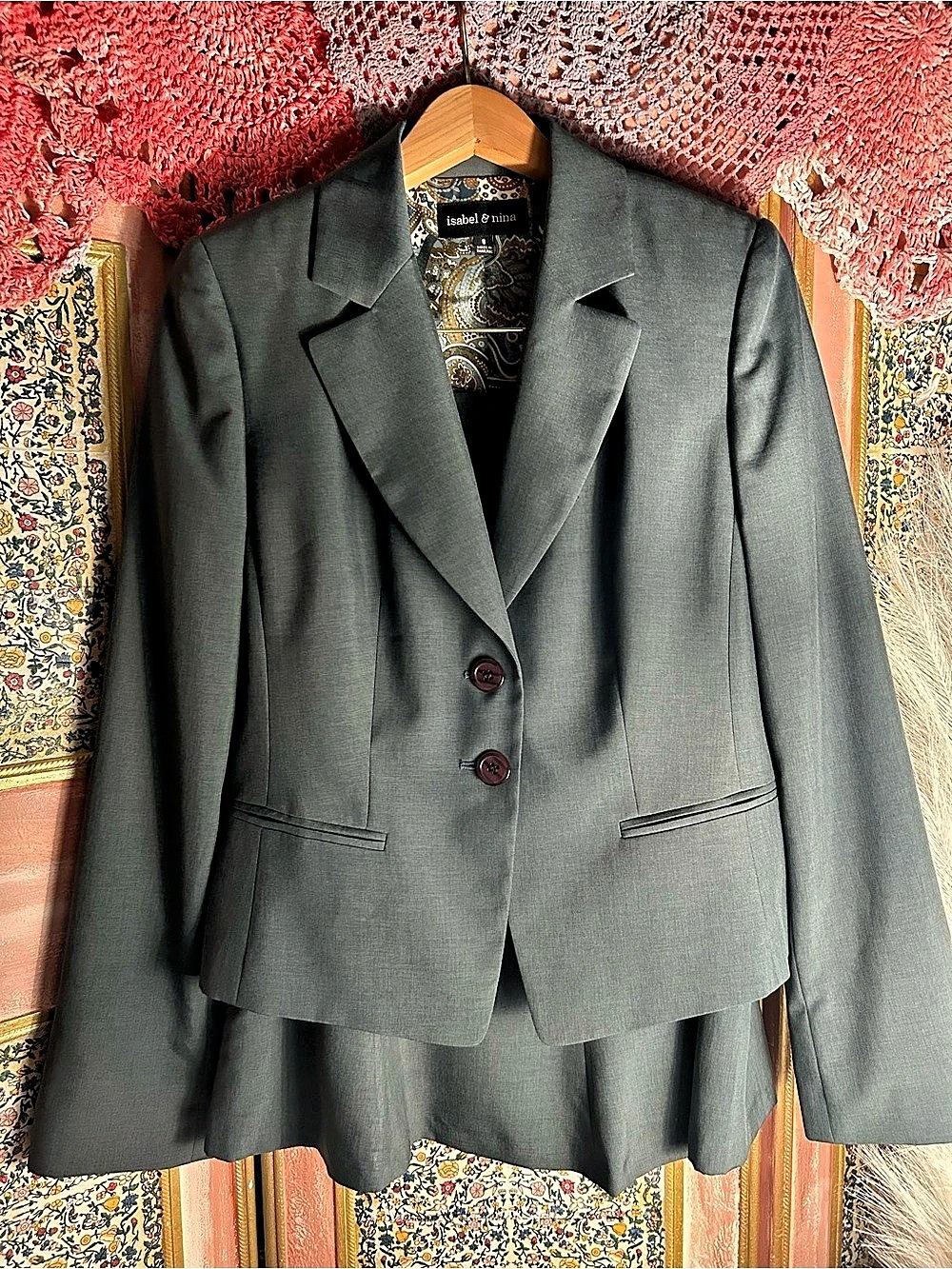 Isabel & Nina Grey 2pc Skirt Suit Set - Size 8 (STUNNING Paisley Lining!)